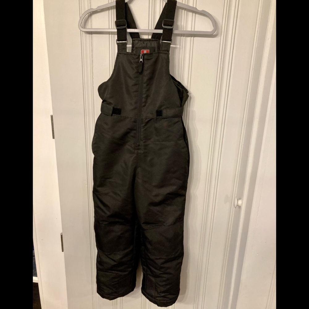Swiss Tech Snowbibs, Black. Size 6/7